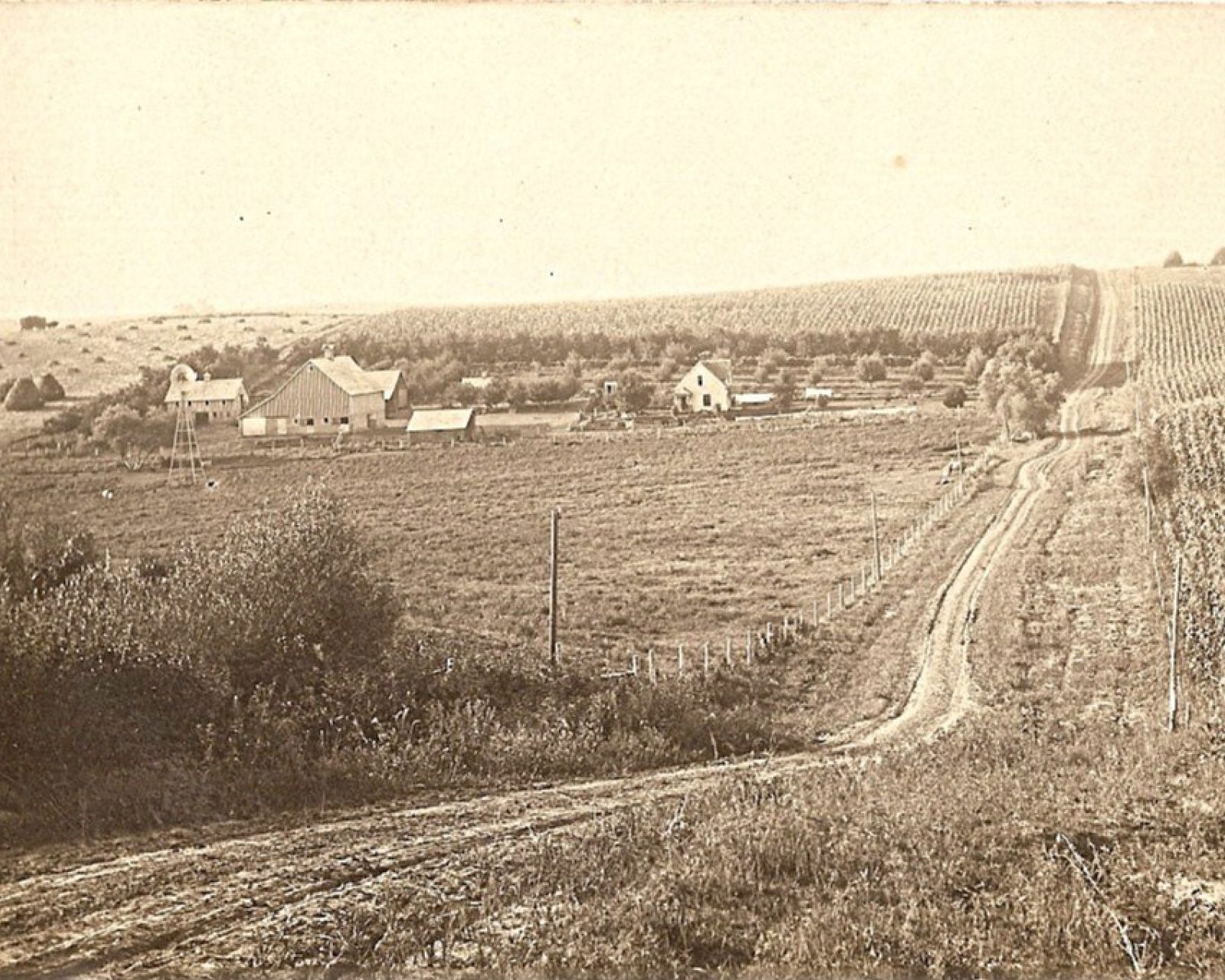 Historic community image showing Old Farm Road.