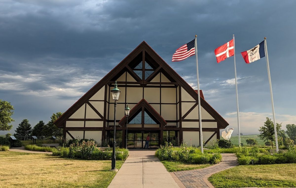 Elk Horn community scene showing Town Moda.